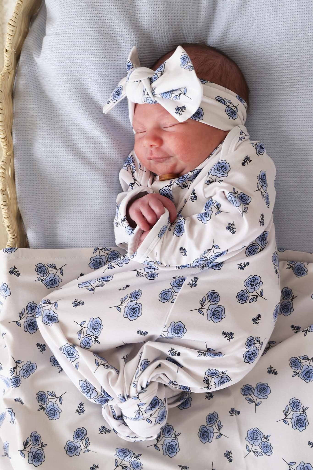 Sapphire Garden Newborn Baby Knot Gown & Hat Set
