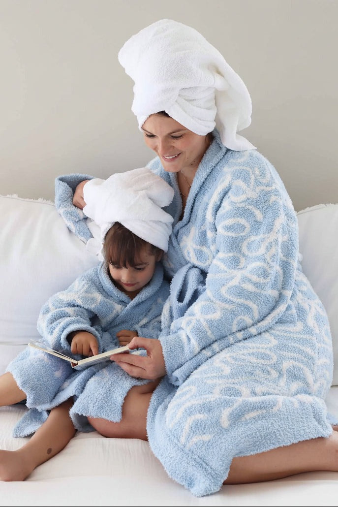 CuddleLaneTM Adult Robe | Blue-tiful Bows