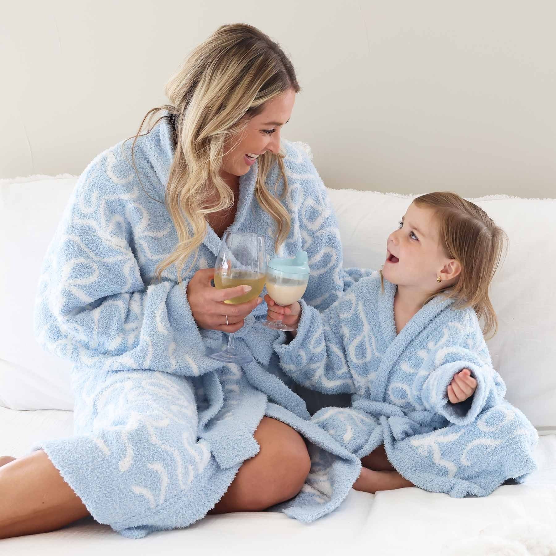 CuddleLaneTM Adult Robe | Blue-tiful Bows